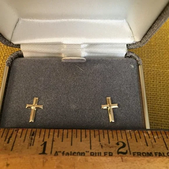 Small gold cross earrings - Picture 1 of 6